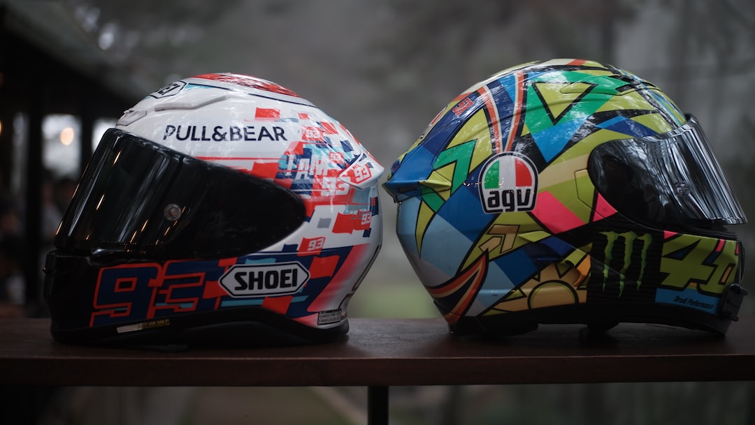 Kask Malzemeleri Fiber, Polikarbonat ve Kompozit Seçenekleri